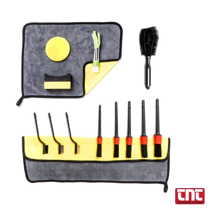 car_detailing_cleaning_brush_set_microfiber_towels_sponges_with_logo_700x700.jpg