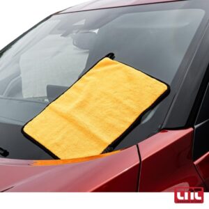 microfiber_drying_towel_yellow_car_windshield_detailing_with_logo_700x700.jpg