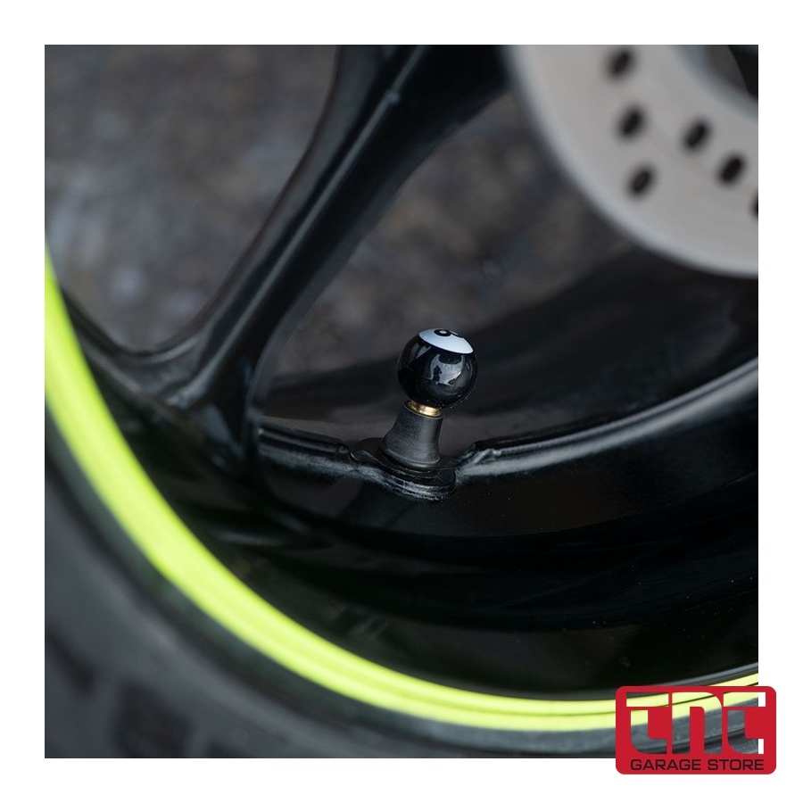 oxford_8_ball_valve_cap_on_wheel_with_logo.jpg